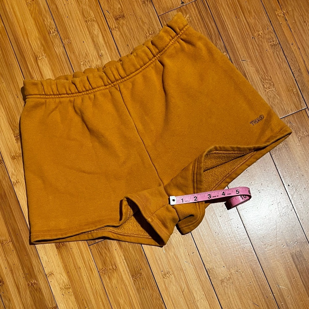 Aritzia TNA Cozy Fleece Perfect Fit Shorts Size M - Picture 13 of 14